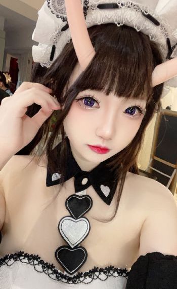 亚洲制服丝袜中文字幕在_完整版国语影视在线观看