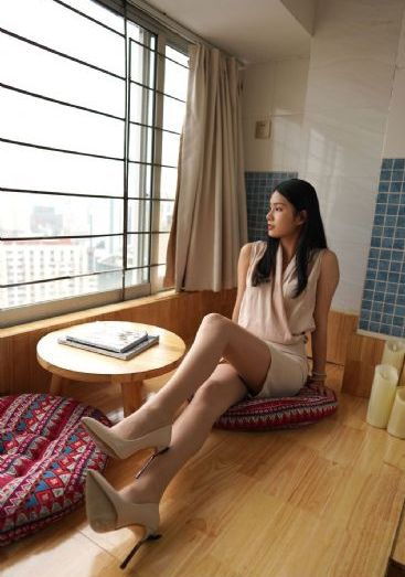 周冬雨扒开内裤让男人揉_高清不卡在线观看免费版