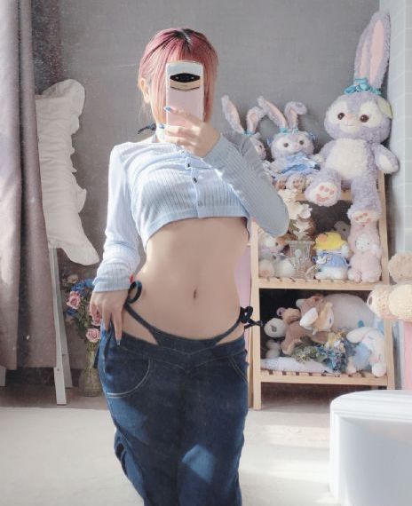 丰满双乳又大又白BBW_国语英语双字版正片免费观看