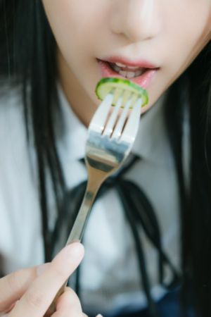 四根贯穿np_无删减高清完整版成长在线视频免费观看