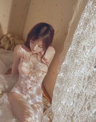 黑丝美女被男人操_高清完整无删减免费观看电视剧