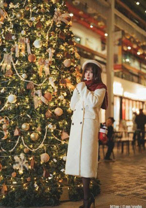 楼上偷情被保安大哥发现了怎么办_DVD原版免费观看最新