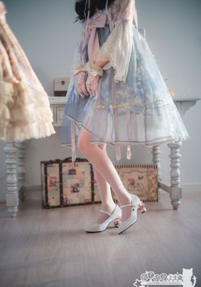 五月丁香蕉手机在线视频_不卡美剧独家试爱免费观看视频