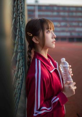 在教室里揉老师的胸动态图_HD国语电影完整版在线观看