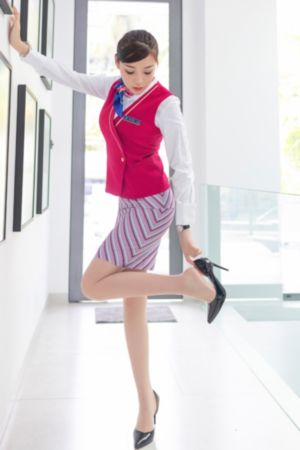 老汉把小莹按在车里做爰_HD720P免费观看高清版