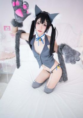 穿着超薄泳衣侵犯的快感_无删减全集免费高清观看