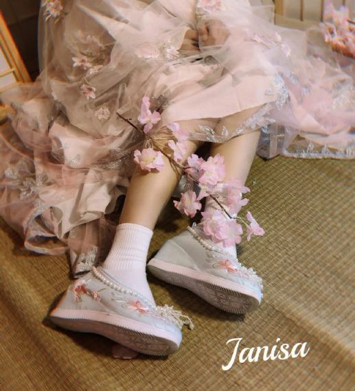 品成人欧美大片久久国产欧美_高清完整手机在线观看